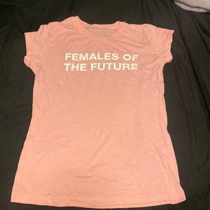 pink t shirt